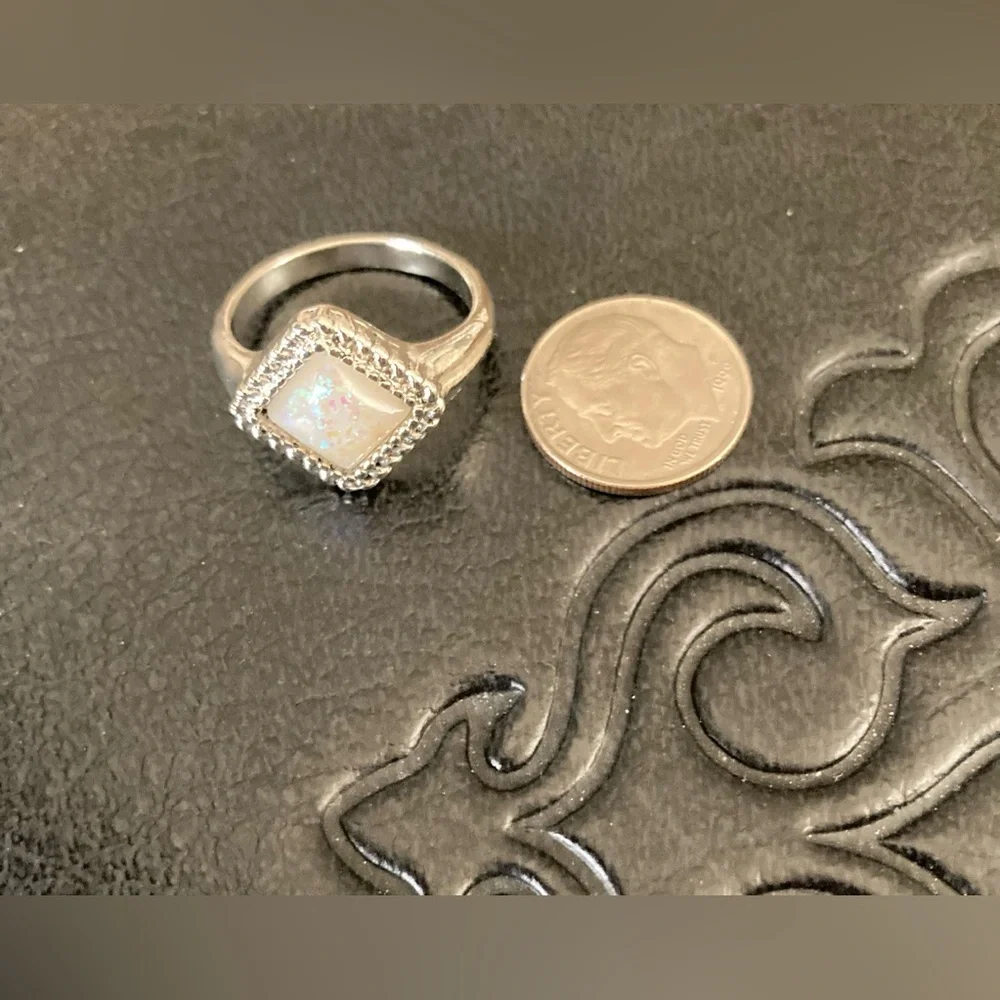 Ring - Picture 3 of 7